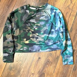 Nike Women’s Cropped Dri-Fit Camo Fleece Training Sweatshirt - Medium